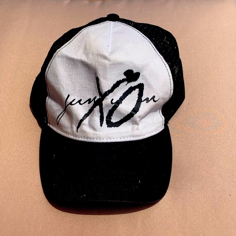 XO Hat (The Weeknd)